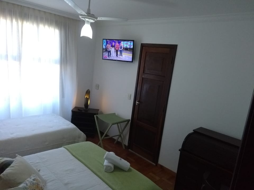 Quarto 04 | Iron/ironing board, free WiFi, bed sheets