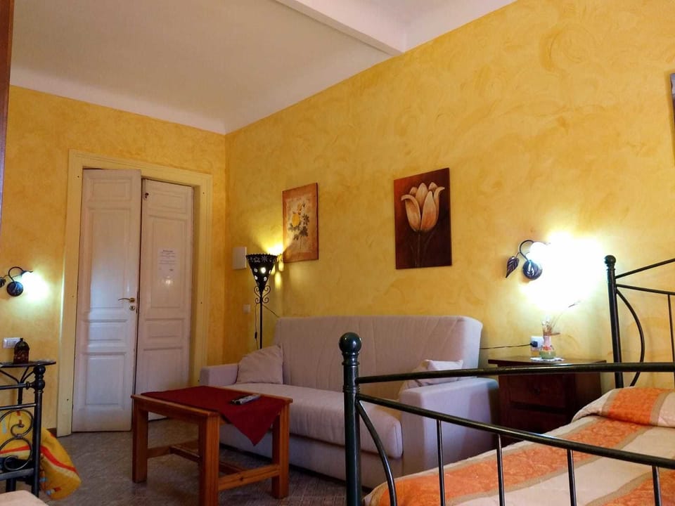 Superior Triple Room, Multiple Beds | Premium bedding, individually furnished, blackout drapes, soundproofing