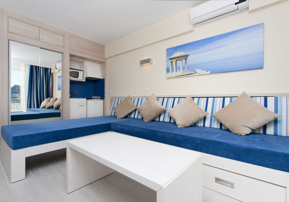 Free cribs/infant beds, WiFi