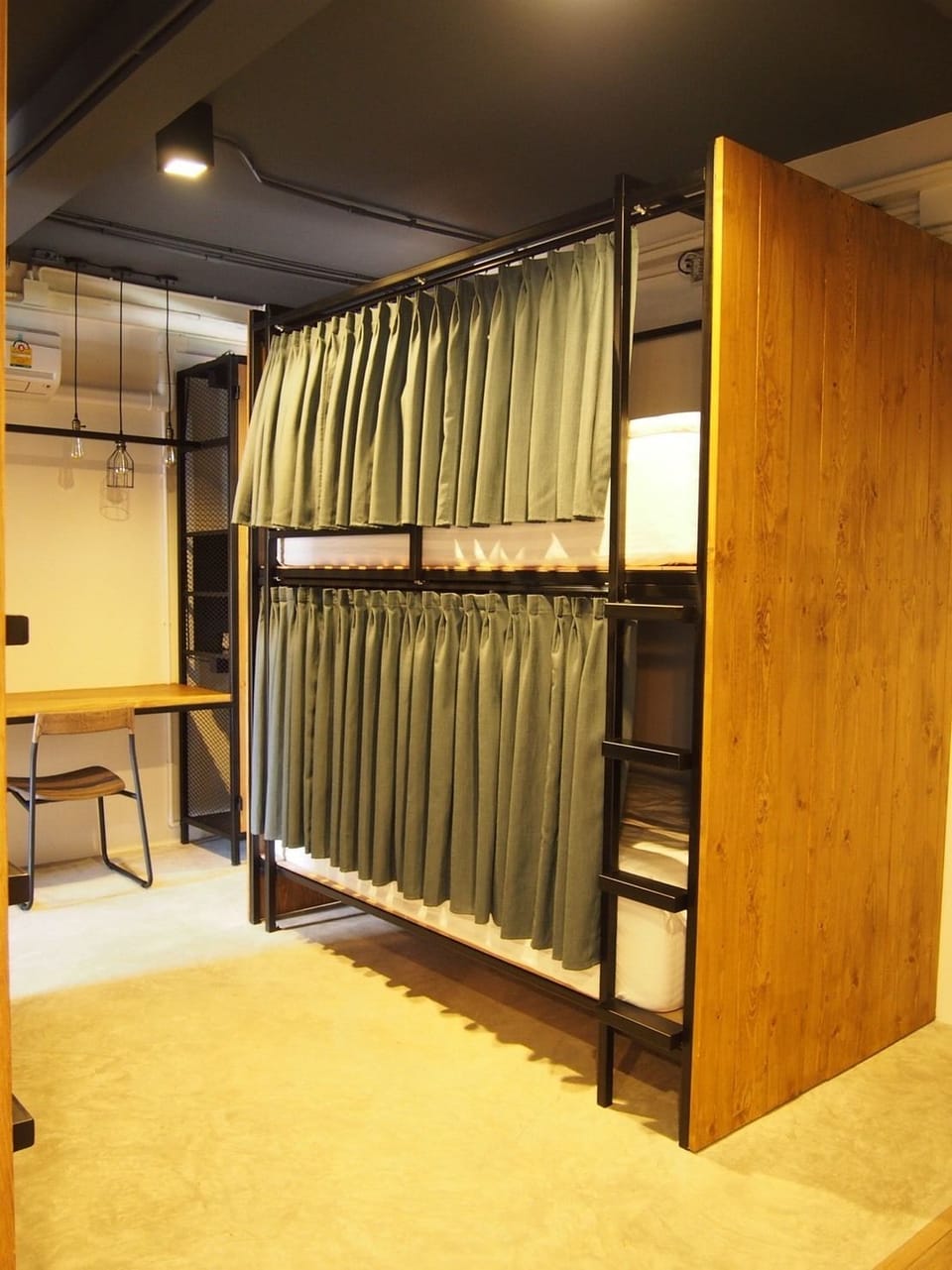 12-Bed Mixed Dormitory | Desk, blackout drapes, WiFi (free), bed sheets
