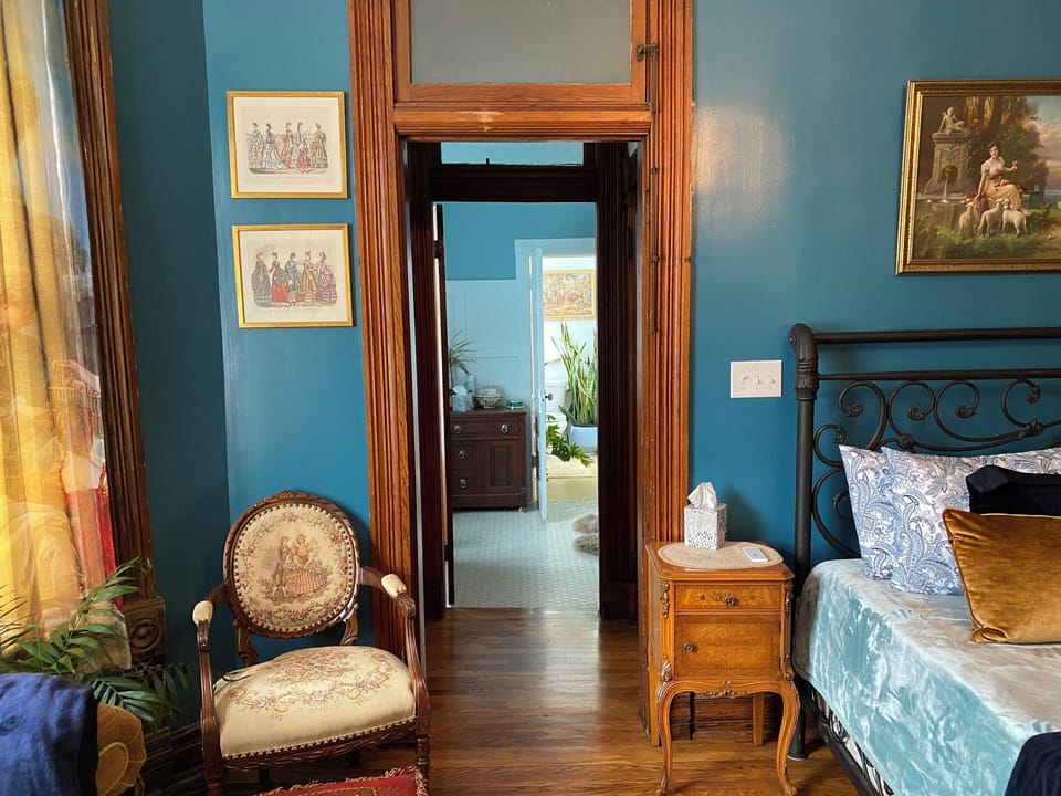 Vineyard Mansion B&B - Emma Room | Premium bedding, laptop workspace, WiFi (free), individually decorated