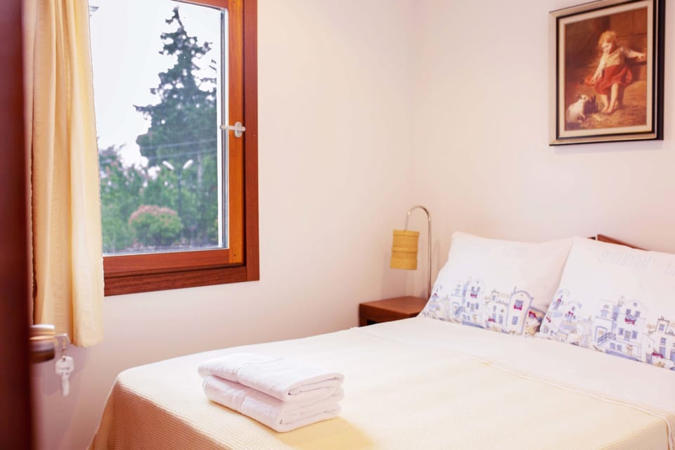 Family Apartment, 2 Bedrooms with Kitchen and Pool View  | 1 bedroom, Egyptian cotton sheets, premium bedding, desk
