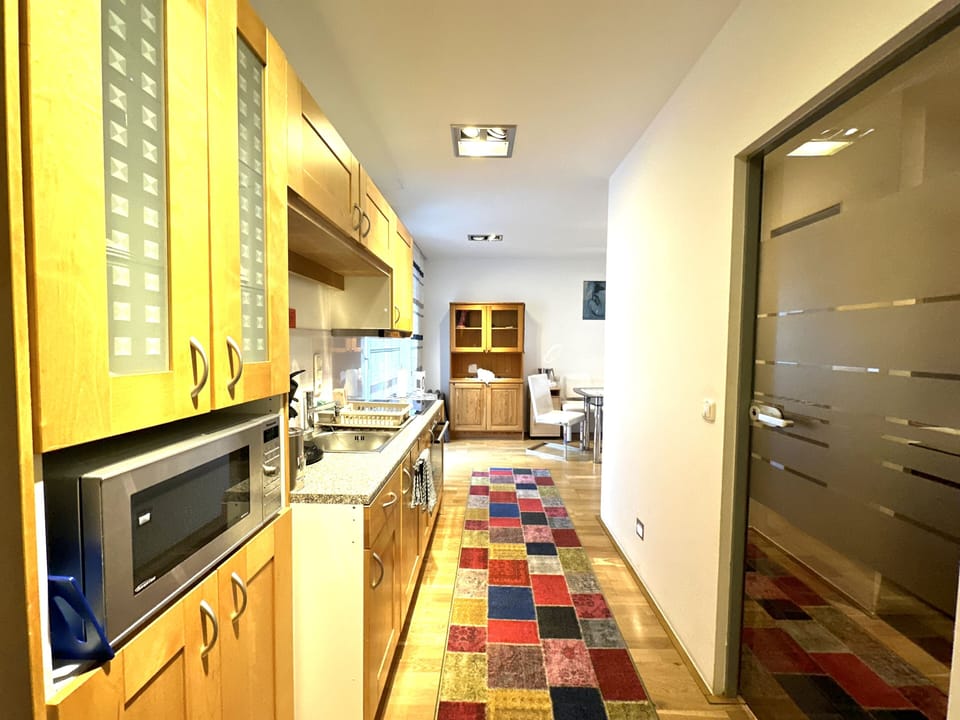 City Villa, 3 Bedrooms, Non Smoking, Hot Tub | Private kitchen | Microwave, stovetop, espresso maker, coffee/tea maker