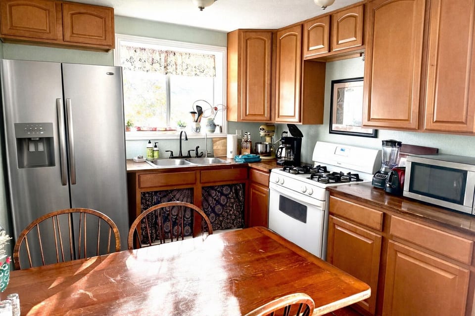 Well equipped kitchen.