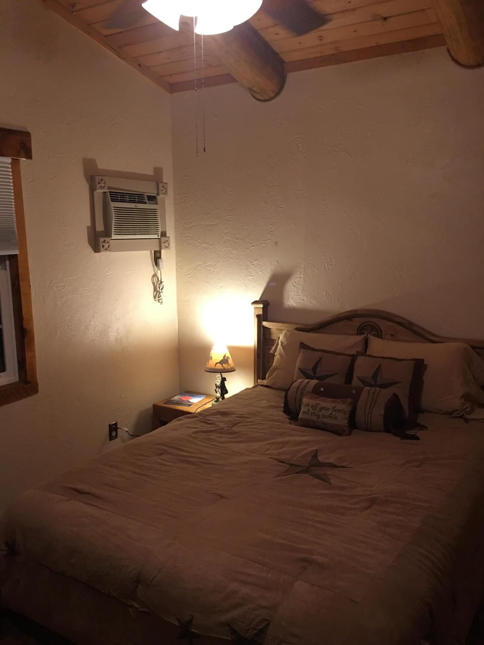 Casita interior (night)