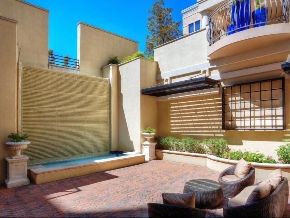 resident courtyard 