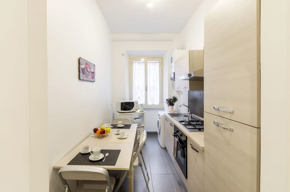 fully equipped kitchen 