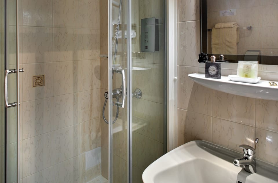 Free toiletries, hair dryer, towels, shampoo