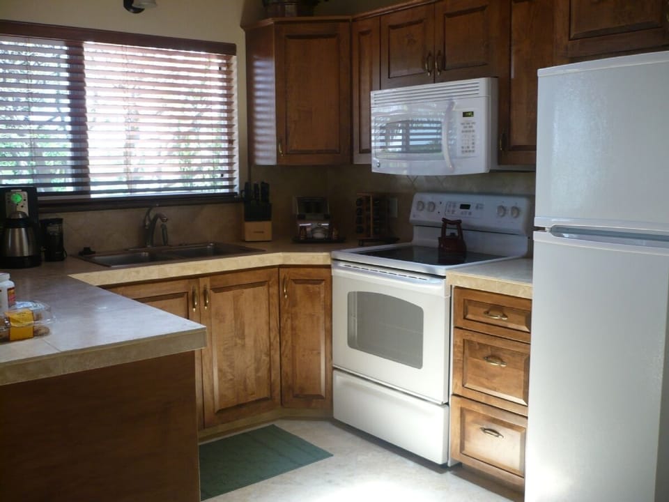 Fully equipped kitchen w  dishwasher