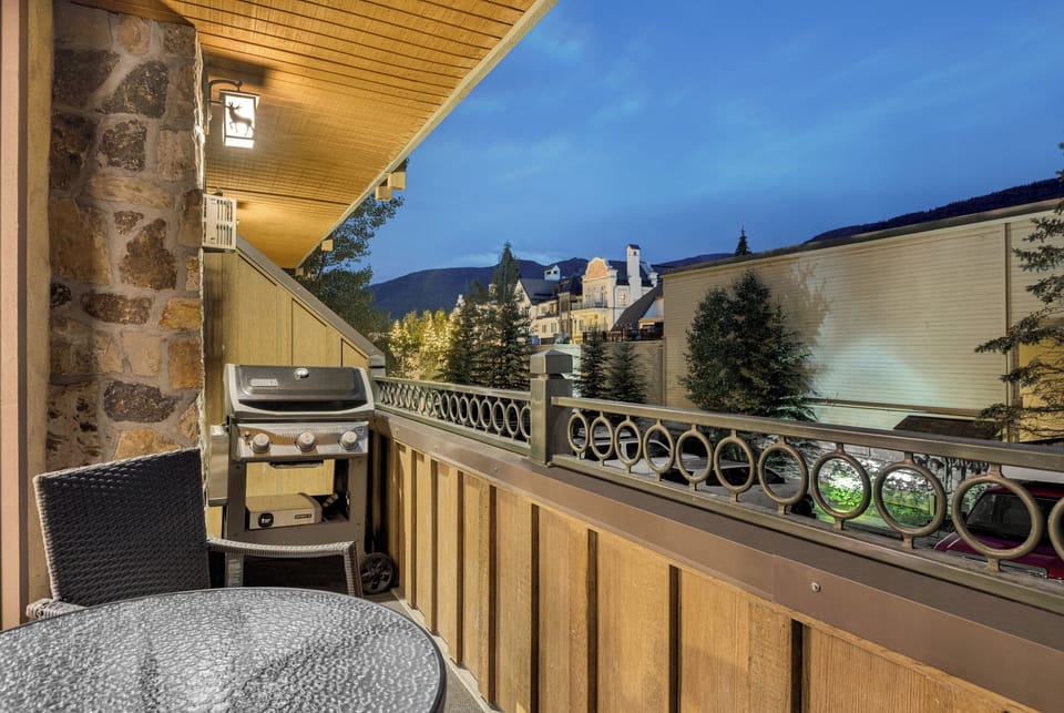 Balcony with Grill