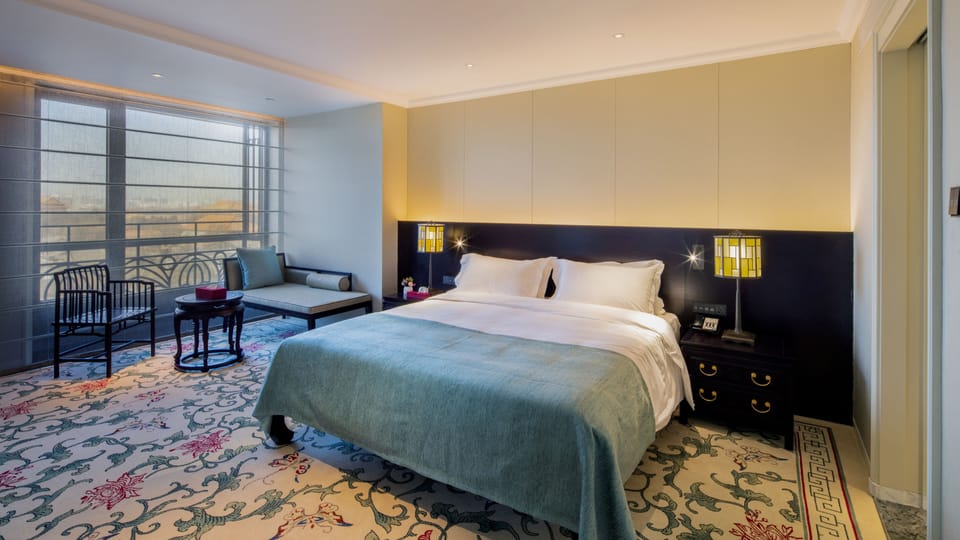 Down comforters, minibar, in-room safe, desk