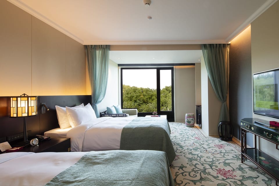 Old Peking View Room with 2 Twin Beds | Down comforters, minibar, in-room safe, desk