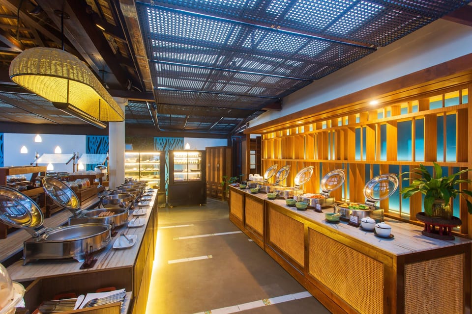 Daily buffet breakfast for a fee