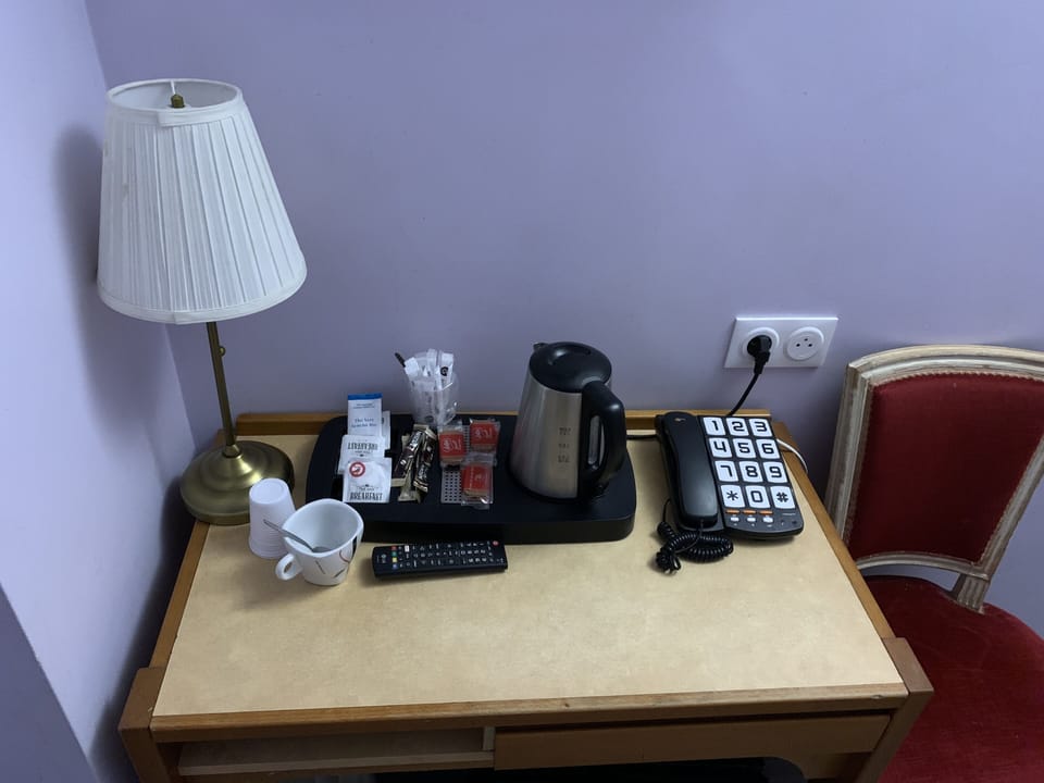Standard Double Room Single Use | In-room safe, desk, soundproofing, iron/ironing board