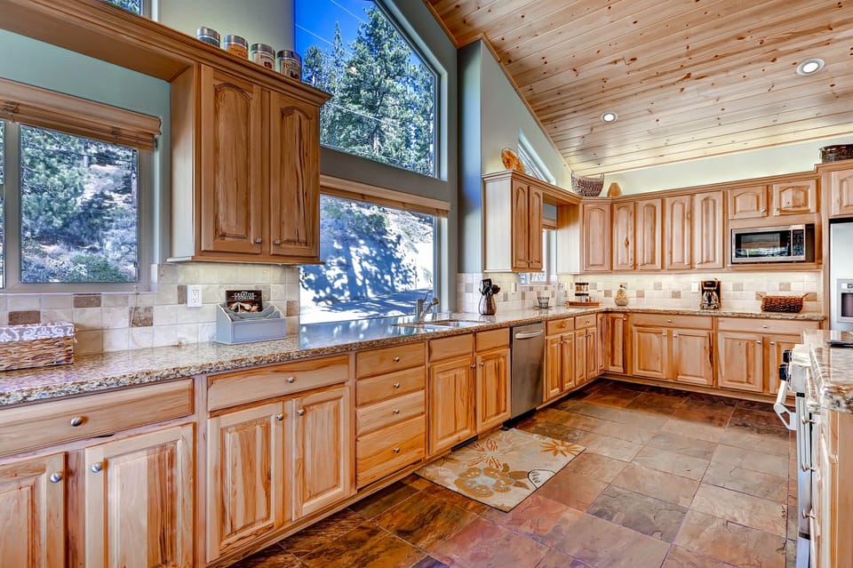 Enormous open Kitchen, ready to prepare most any meal