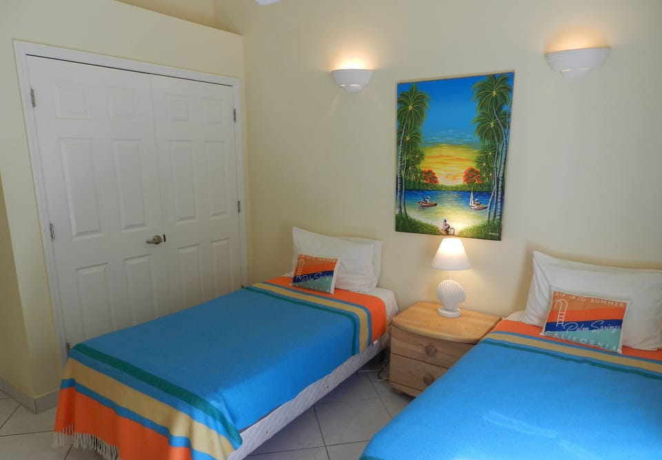 Twin Bedroom 2