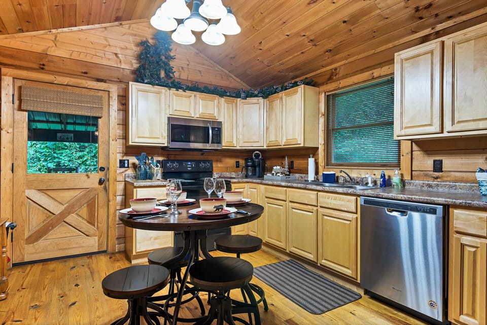 Large fully equipped kitchen!