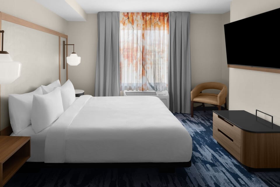 Suite, 1 Bedroom, Hearing Accessible (Accessible Bathtub & Transfer Shower) | Premium bedding, desk, blackout drapes, iron/ironing board