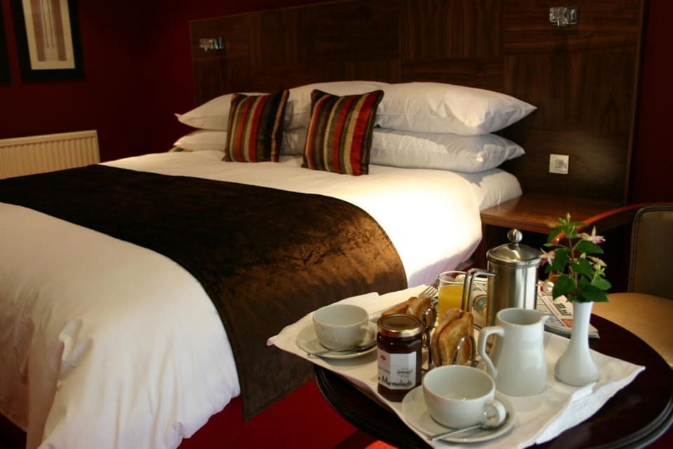 Deluxe Double Room | In-room safe, desk, free WiFi, bed sheets