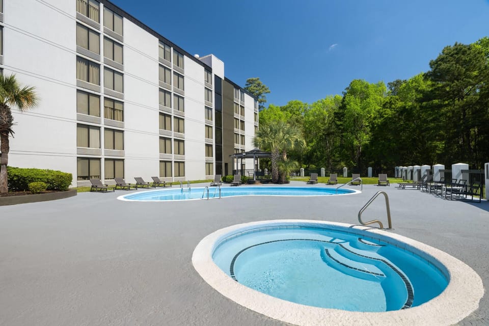 La Quinta Inn & Suites by Wyndham Myrtle Beach Hotel in Carolina Forest