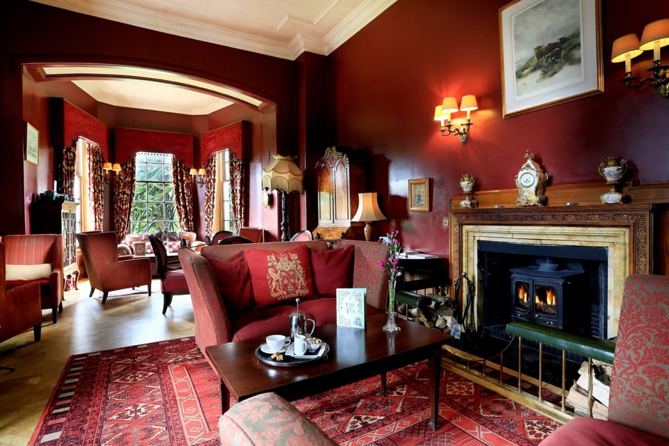 Premium bedding, in-room safe, individually decorated