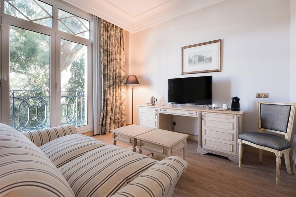 Junior Suite (with Living Room) | Premium bedding, down comforters, minibar, in-room safe