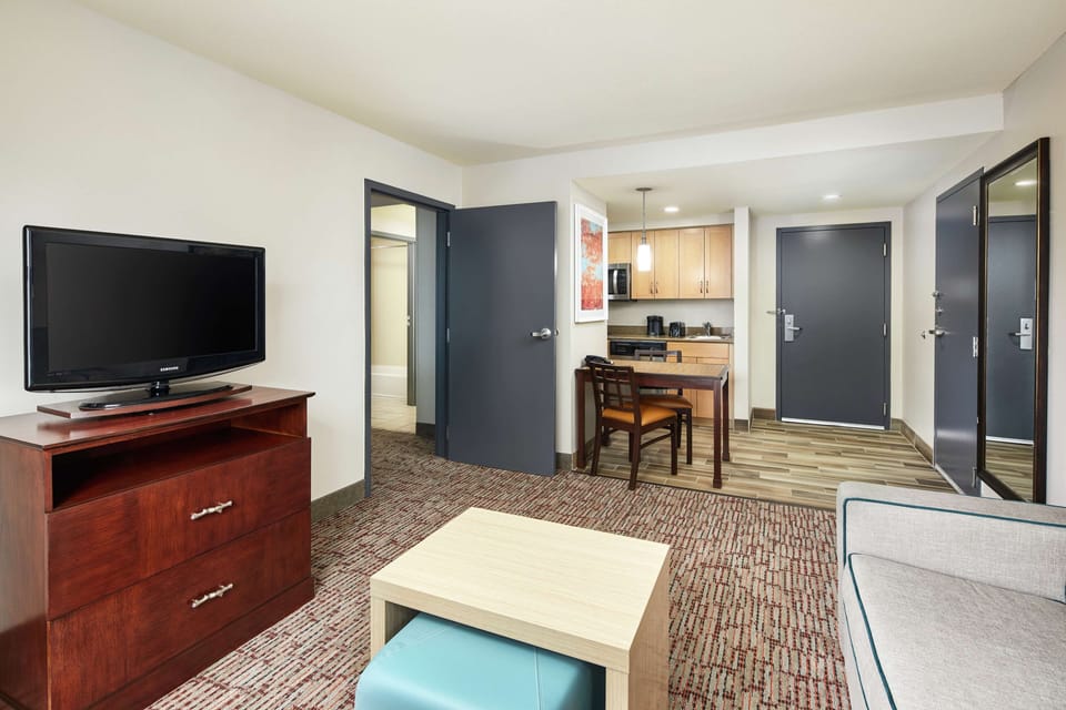 Suite, 1 Bedroom, Non Smoking | Premium bedding, in-room safe, iron/ironing board, free wired internet