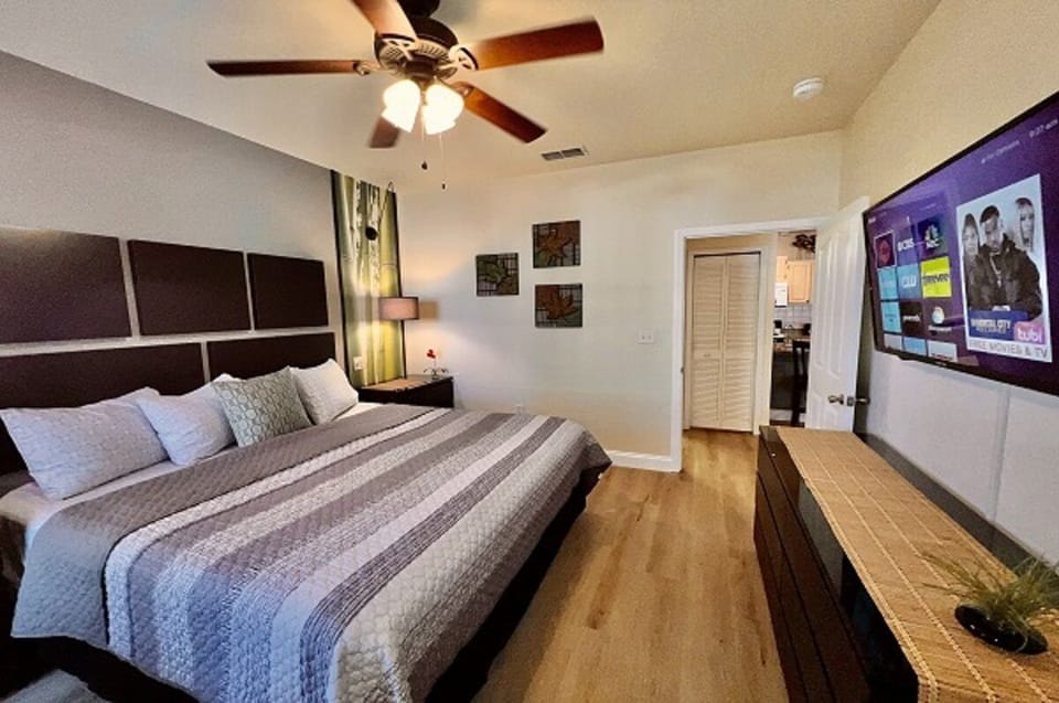 55" Flat Screen Roku Tv, Ceiling Fan, Phone Charging Outlets
