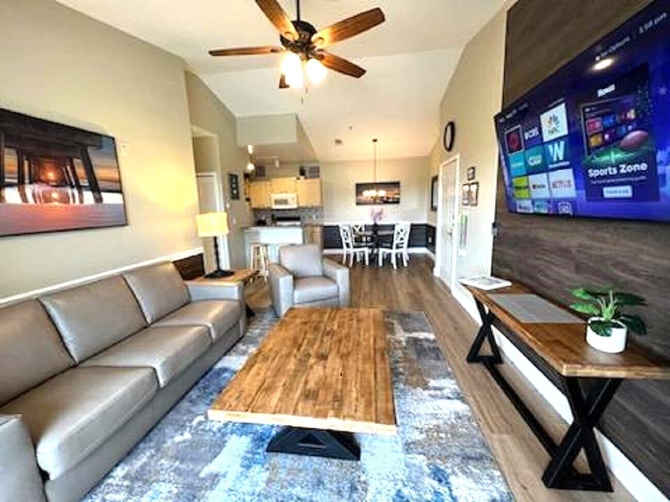 A Great Place To Stay!  Lots of Room! 65" Flat Screen Roku Tv!