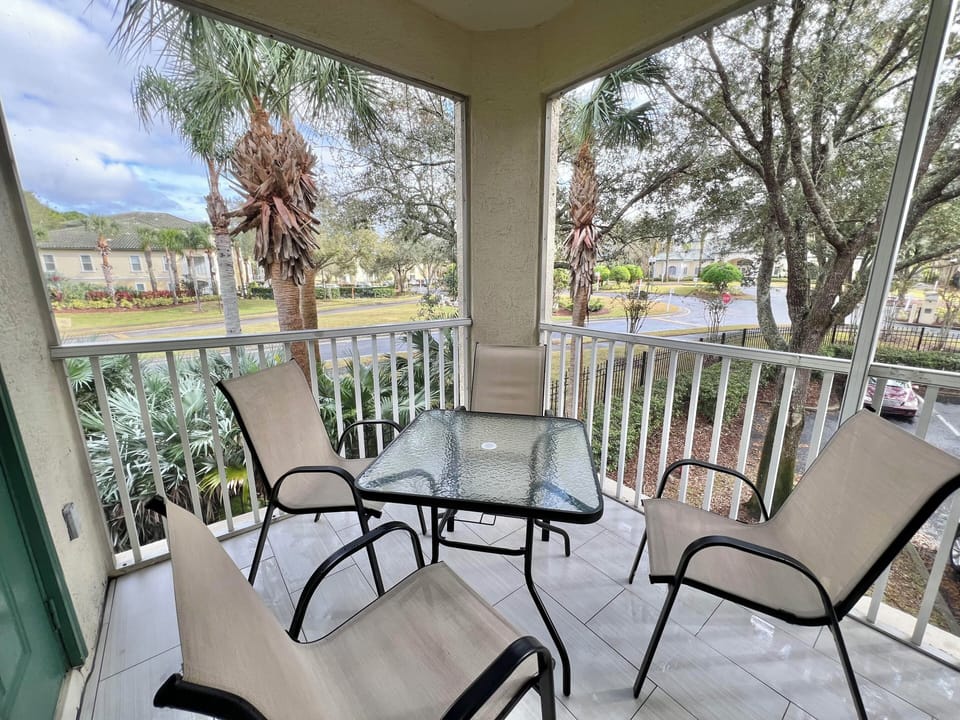 Screened Patio !