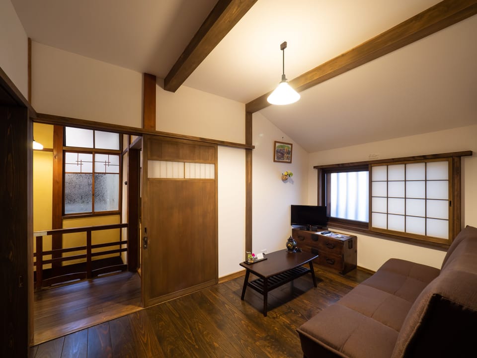 Basic Triple Room, Shared Bathroom | In-room safe, free WiFi, bed sheets