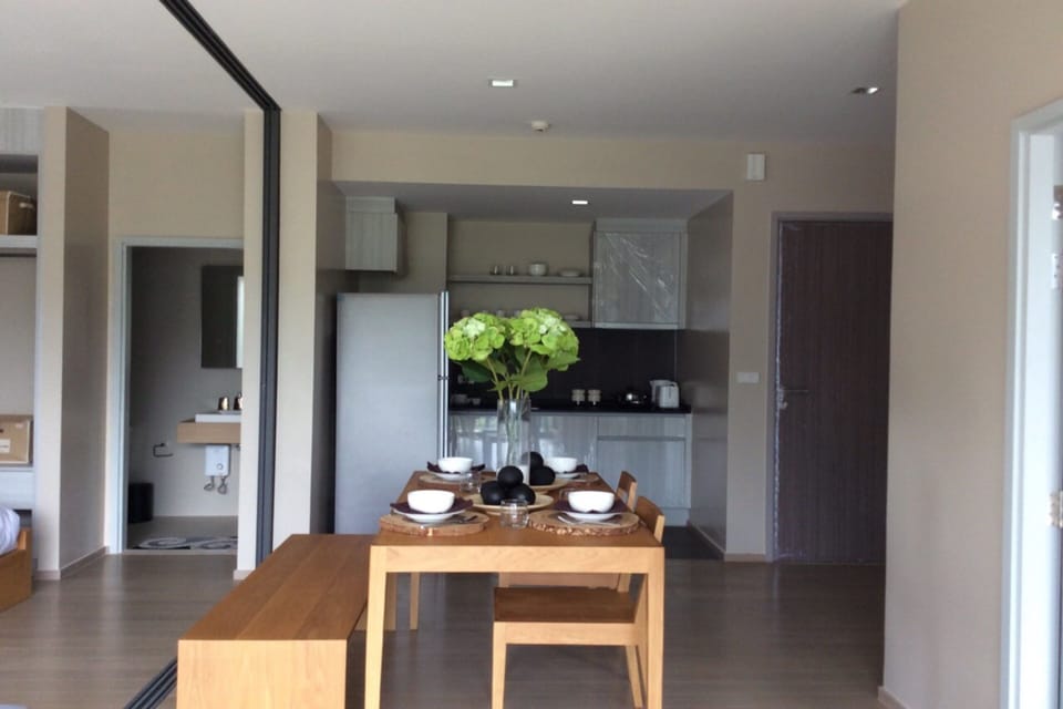 2 Bedroom Apartment | In-room dining