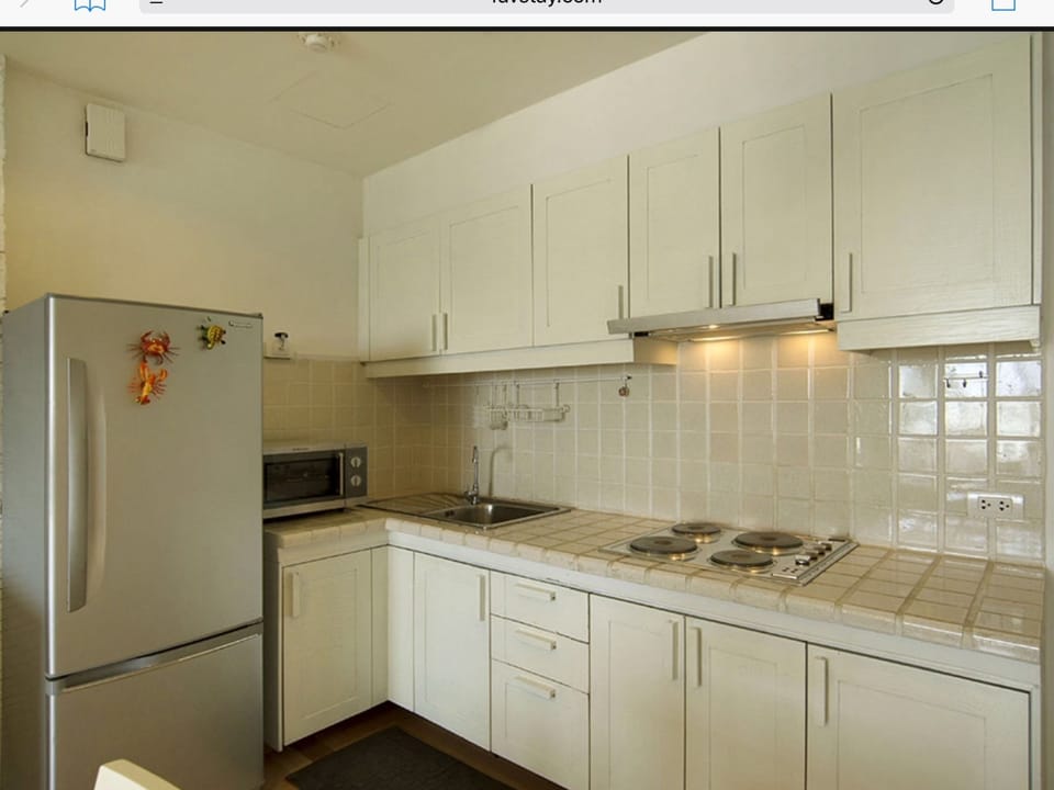 2 Bedroom Apartment | Private kitchenette | Full-size fridge, microwave, stovetop, coffee/tea maker