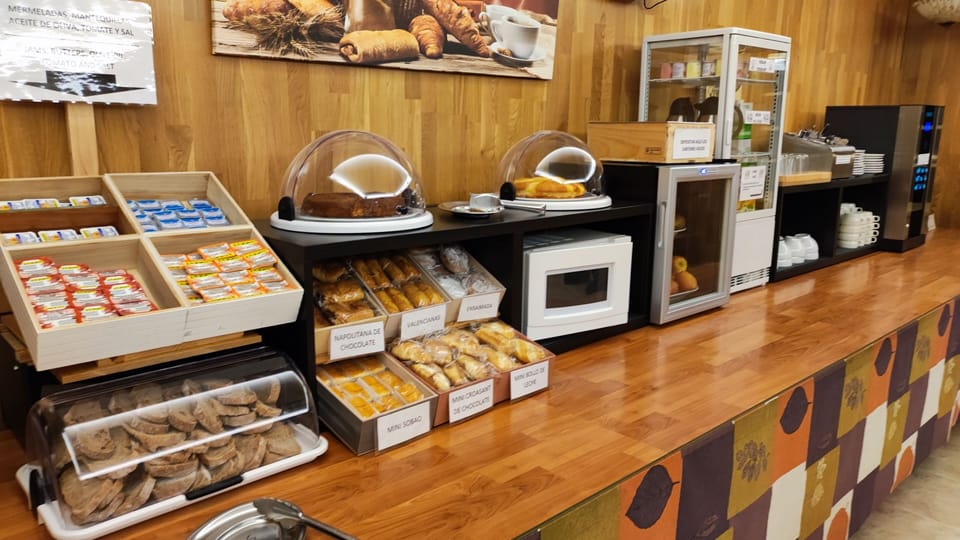 Free daily continental breakfast