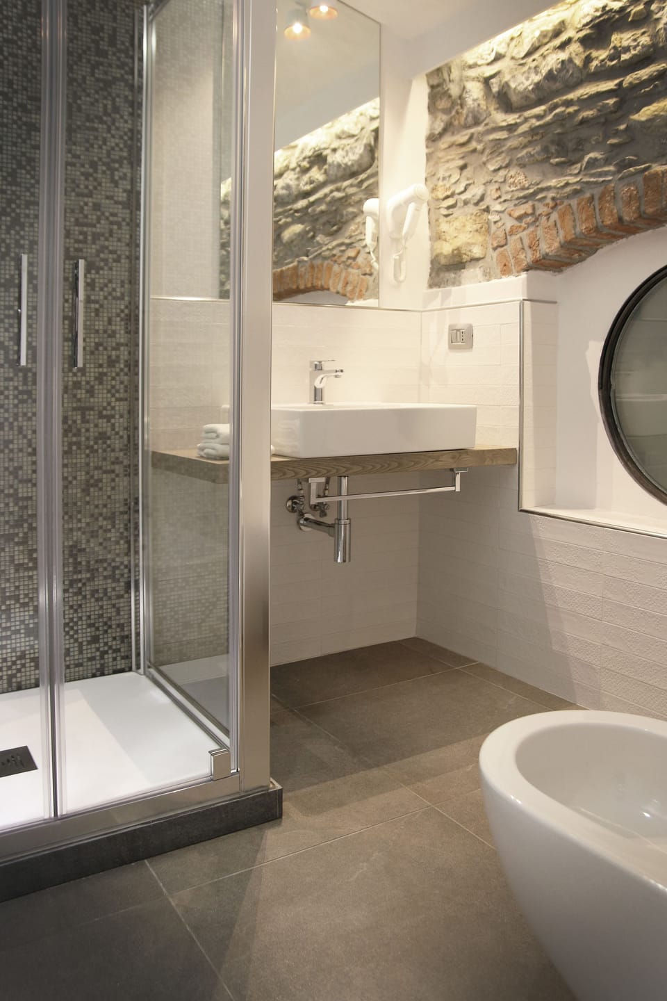 Deluxe Room, Kitchen | Bathroom | Shower, hair dryer, bidet, towels