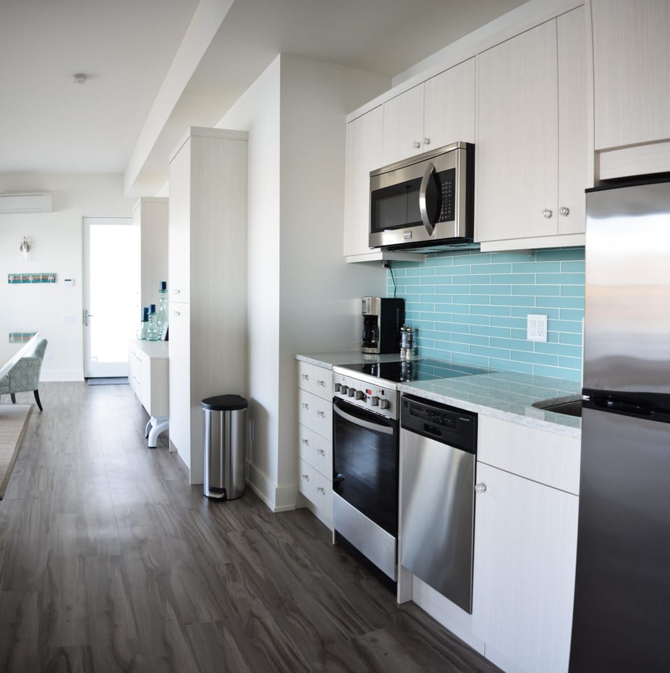 Gourmet galley kitchen- everything you need to prepare the meals you love!
