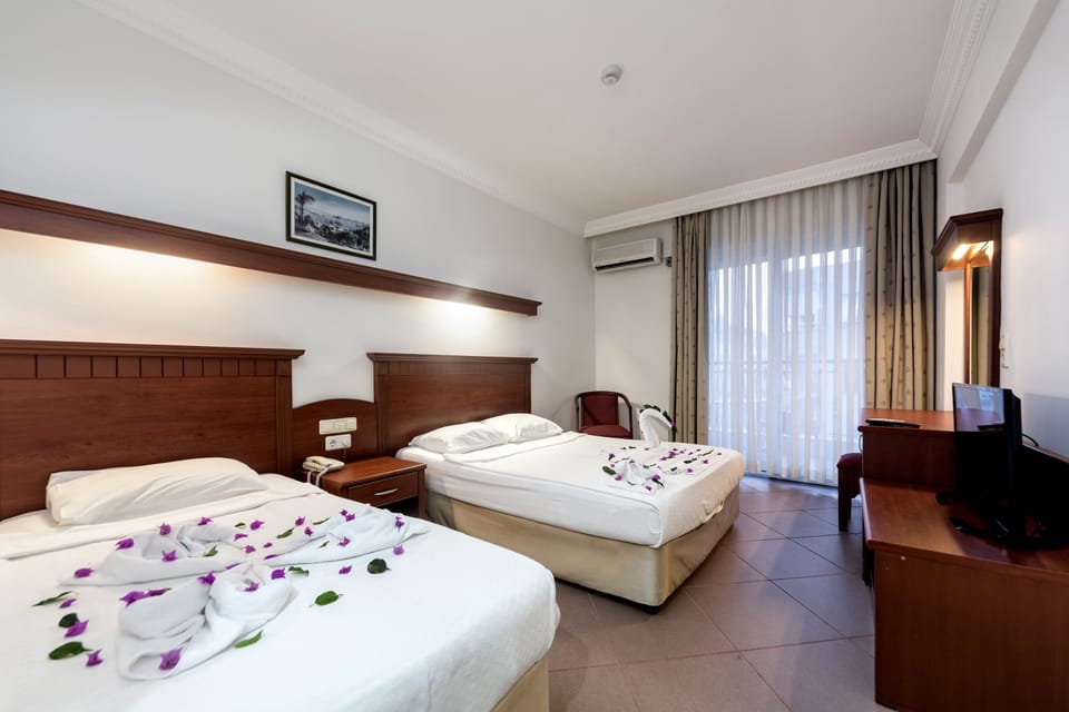 Standard Double Room, Balcony | Minibar, in-room safe, desk, WiFi (surcharge)