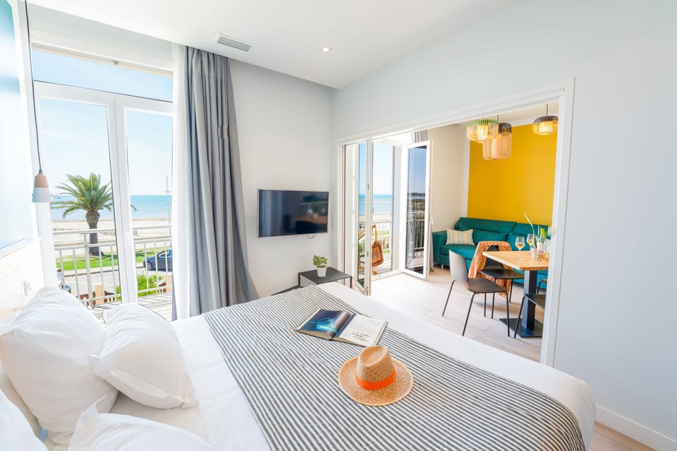 Comfort Studio Suite | Premium bedding, in-room safe, individually decorated