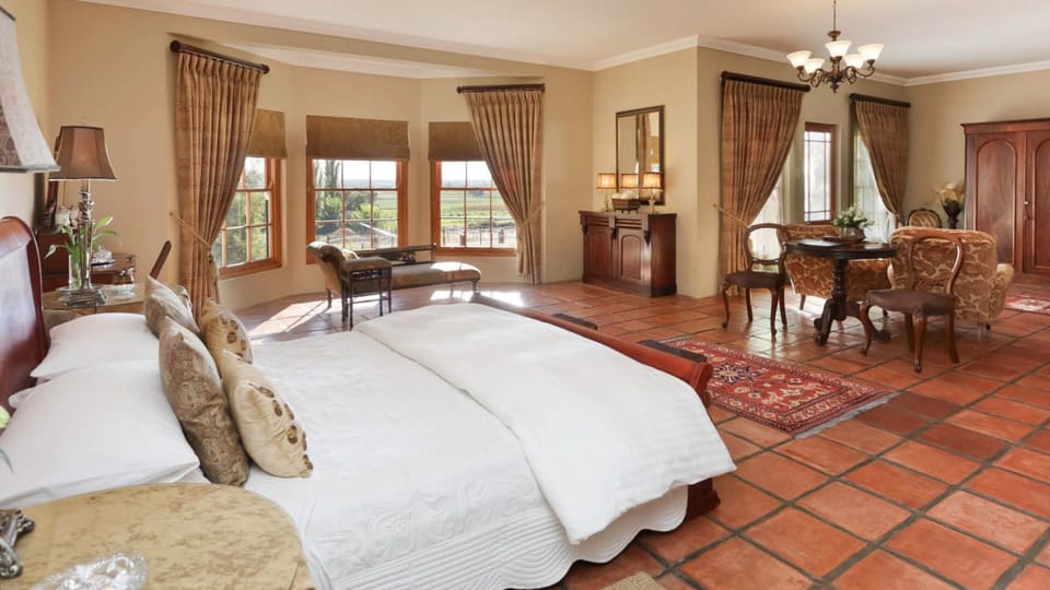 Executive Suite, Balcony, Mountain View | Egyptian cotton sheets, premium bedding, minibar, in-room safe