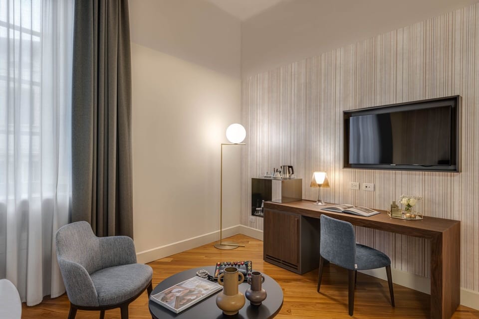 Premier Room | Premium bedding, minibar, in-room safe, individually furnished