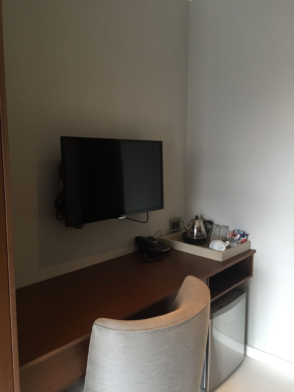 Minibar, in-room safe, desk, iron/ironing board
