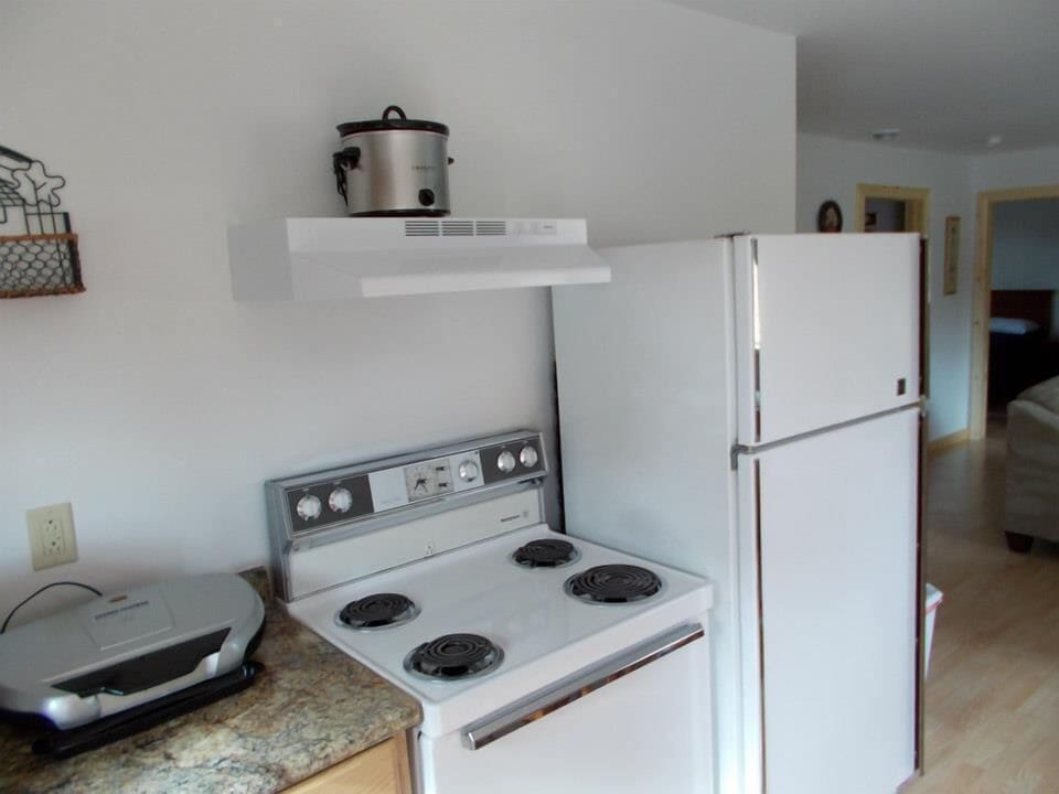 Suite, 3 Bedrooms, 2 Bathrooms (Suite 1 or 2) | Private kitchen | Fridge, microwave, coffee/tea maker