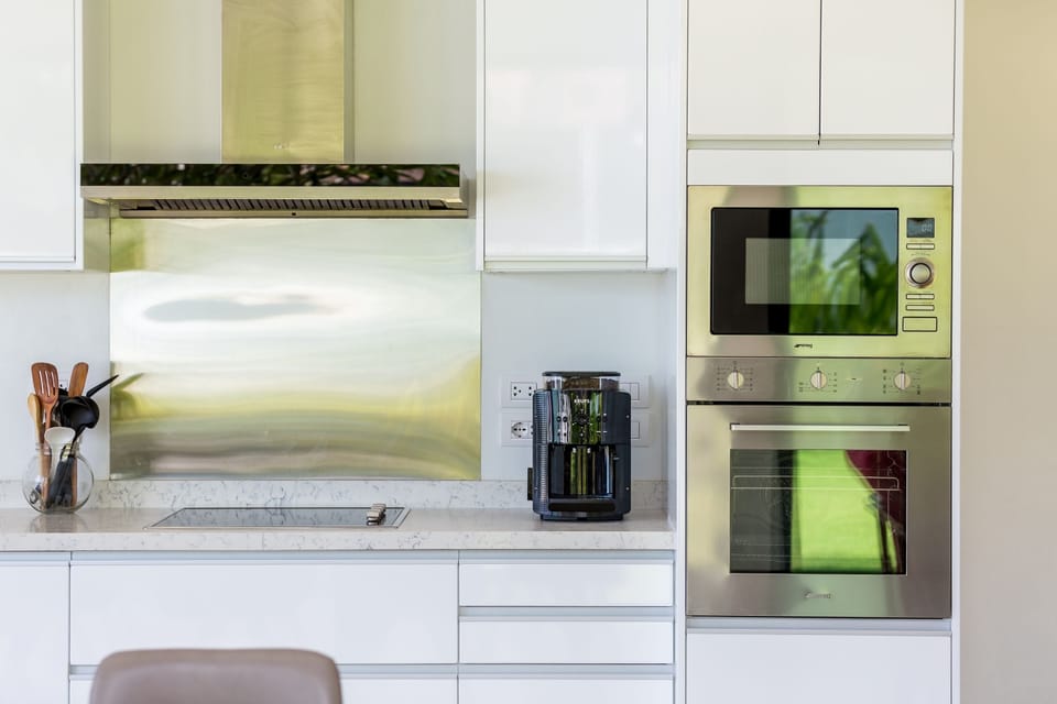 Luxury Villa, 4 Bedrooms, Sea View, Beachfront | Shared kitchen | Microwave, oven, stovetop, electric kettle