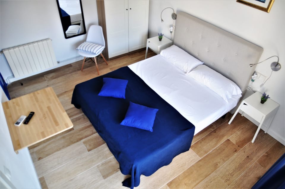 Comfort Double Room, Balcony | Blackout drapes, iron/ironing board, free WiFi, bed sheets