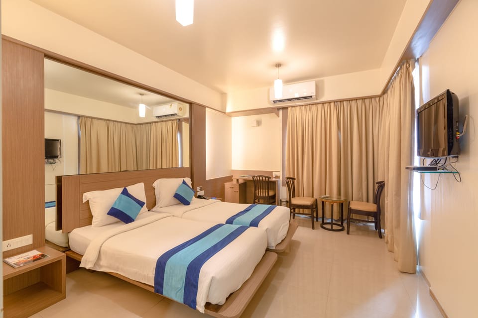 Executive Room | In-room safe, desk, iron/ironing board, free WiFi