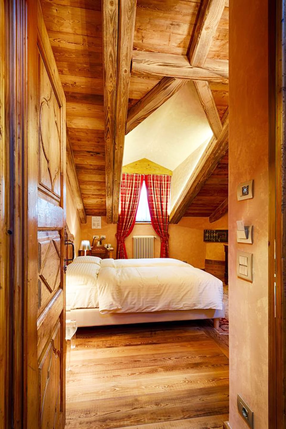 Superior Double or Twin Room | Minibar, in-room safe, desk, soundproofing
