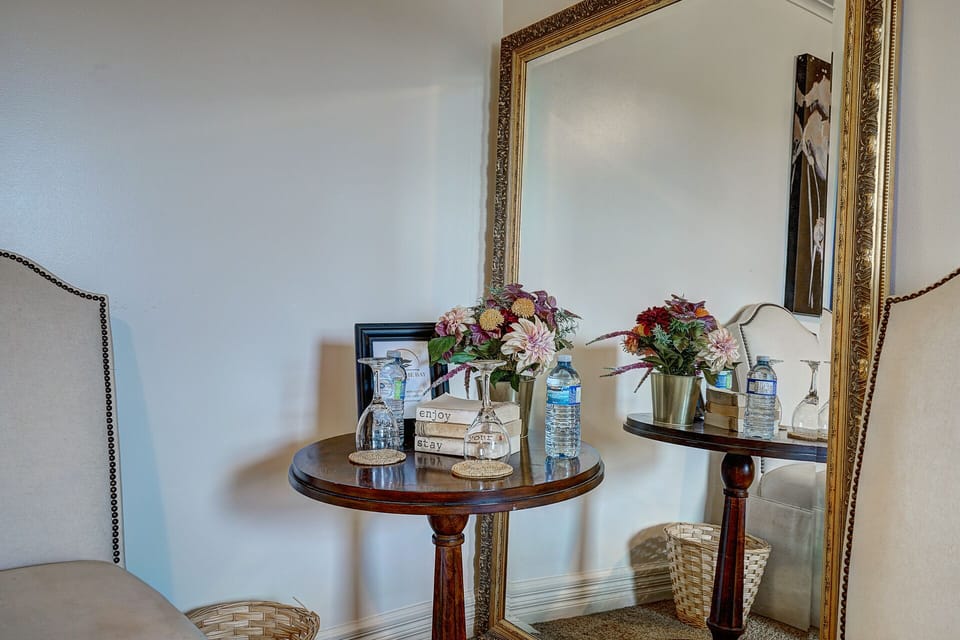 Room, 1 King Bed, Partial Ocean View (Warren) | Living area | TV, DVD player