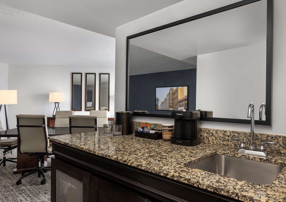 In-room safe, desk, iron/ironing board, WiFi