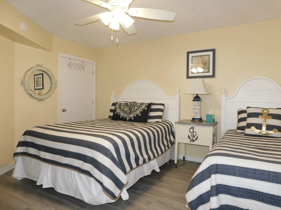 Guest bedroom with closet