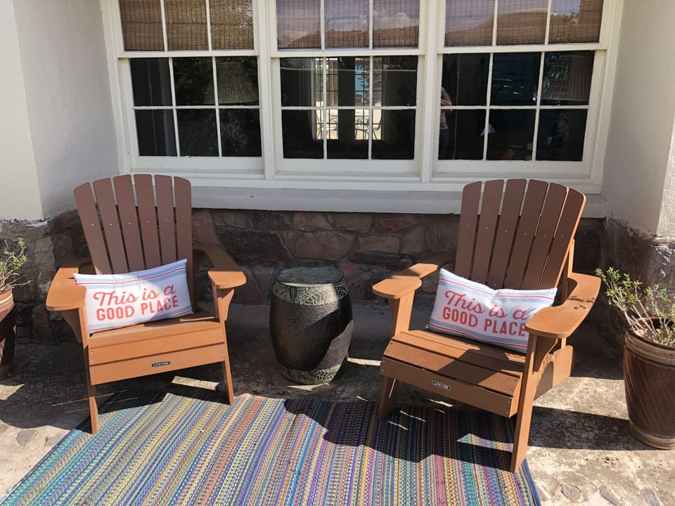 Front patio, completely private